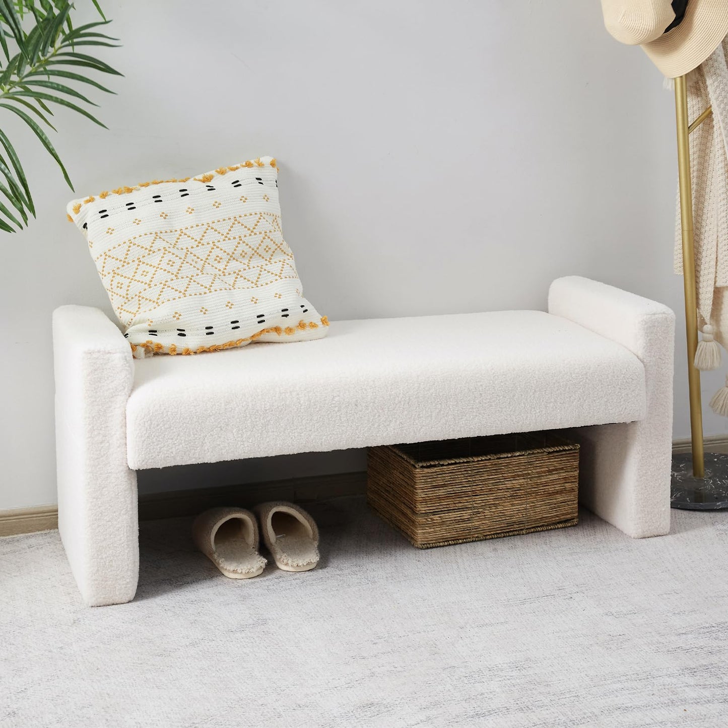 ANTJUMPER End of Bed Bench, 47.2" Modern Bedroom Bench Upholstered Fabric Bench Large Teddy Footrest Accent Bench Wood Frame and Foam Filled