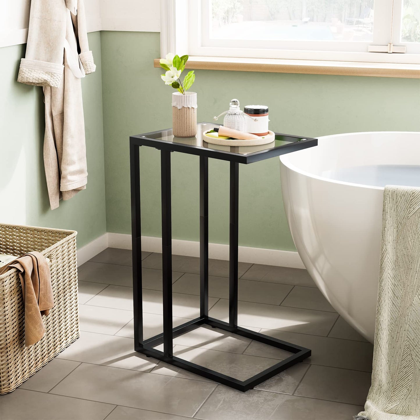 HOOBRO C Shaped End Table, Tempered Glass Snack Side Table with Metal Frame, TV Tray Table for Small Space, Sofa Couch and Bed, Modern Style, Black BK03SF01