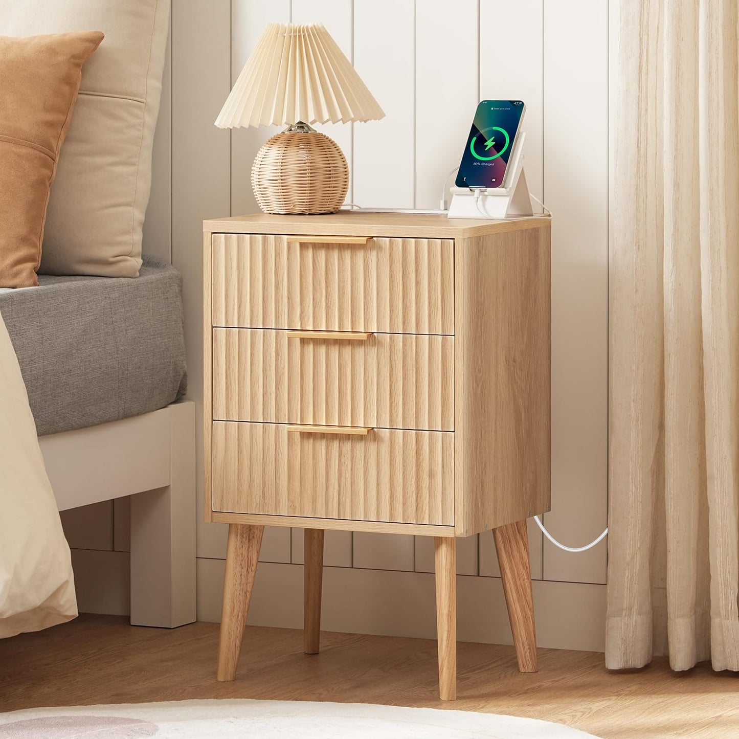 MAHANCRIS End Table, Fluted Night Stand, Modern Side Table with Charging Station, Bedside Table with 3 Drawers, Mid Century Nightstand, for Living Room, Bedroom, Study, Office, Natural ETNA64E01
